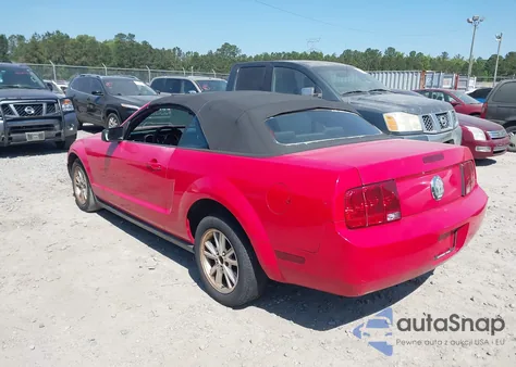 2008 Ford Mustang V6 Deluxe/V6 Premium z USA, uszkodzony, nr VIN 1ZVHT84N685189280